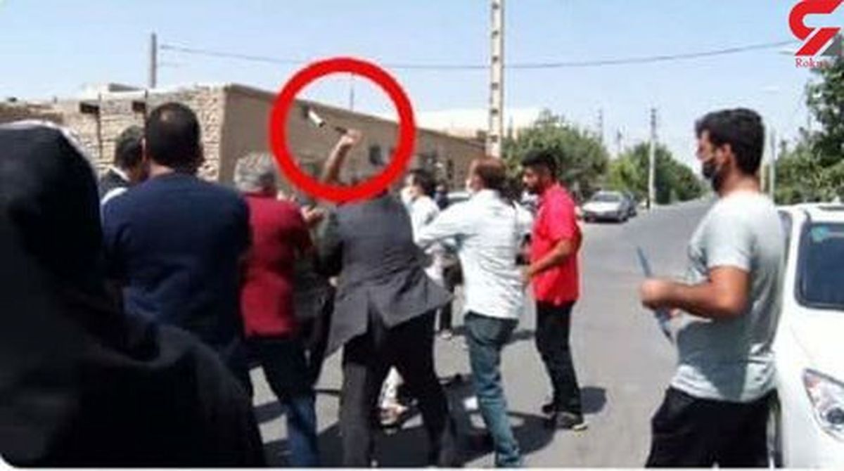 فیلم هولناک از لحظه حمله با چاقو به عوامل برنامه در شهر