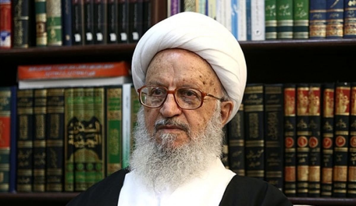 آیت الله مکارم: دلالی در بازار ارز جایز نیست