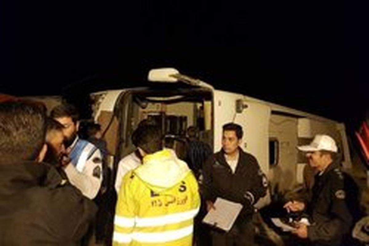 واژگونی یک دستگاه اتوبوس در کرمانشاه