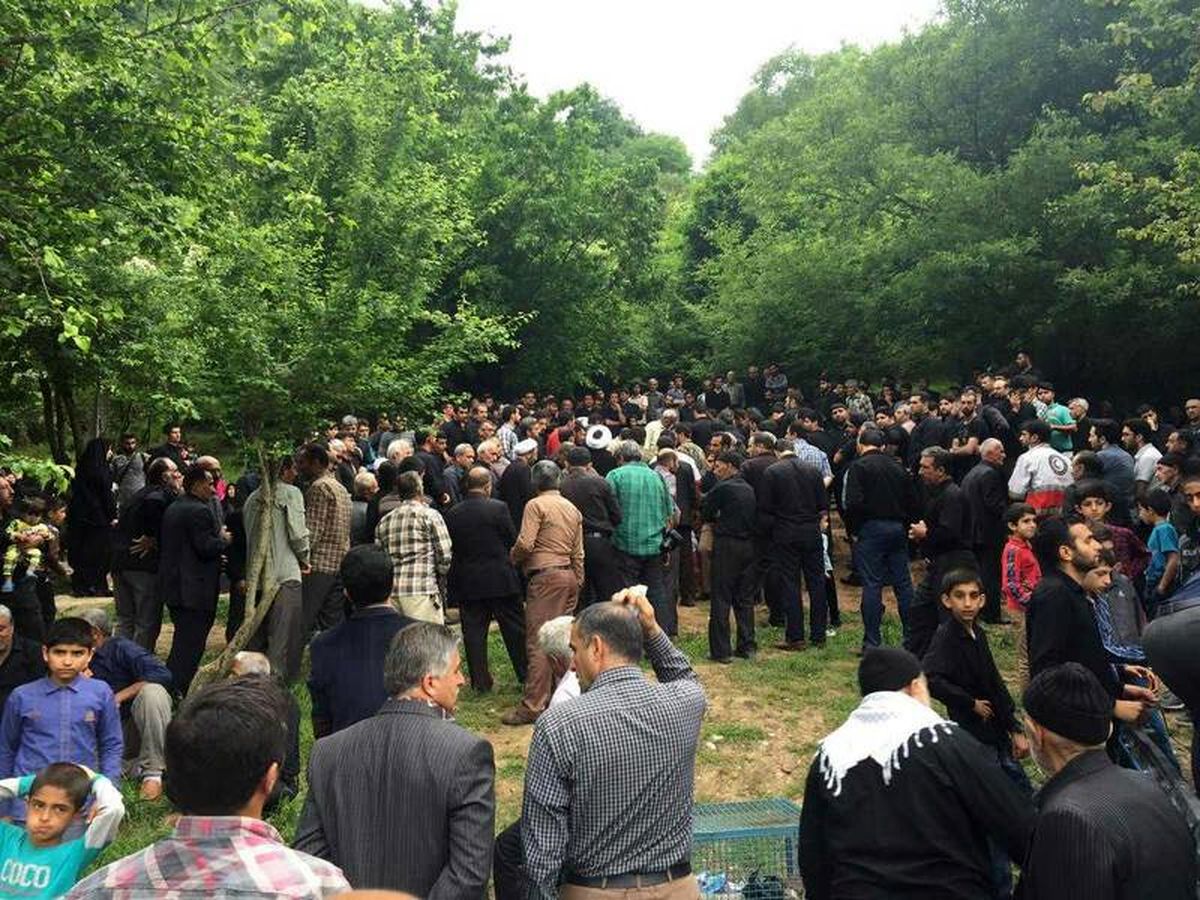 عکس: خاکسپاری ٣ تن از جانباختگان فاجعه معدن یورت