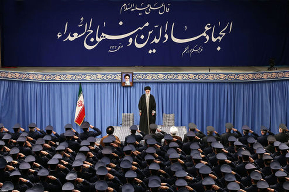 رهبر معظم انقلاب: افراد باهوش هیات حاکمه آمریکا گفتهاند نباید بگذاریم ایران اقتصاد بدون نفت را تجربه کند