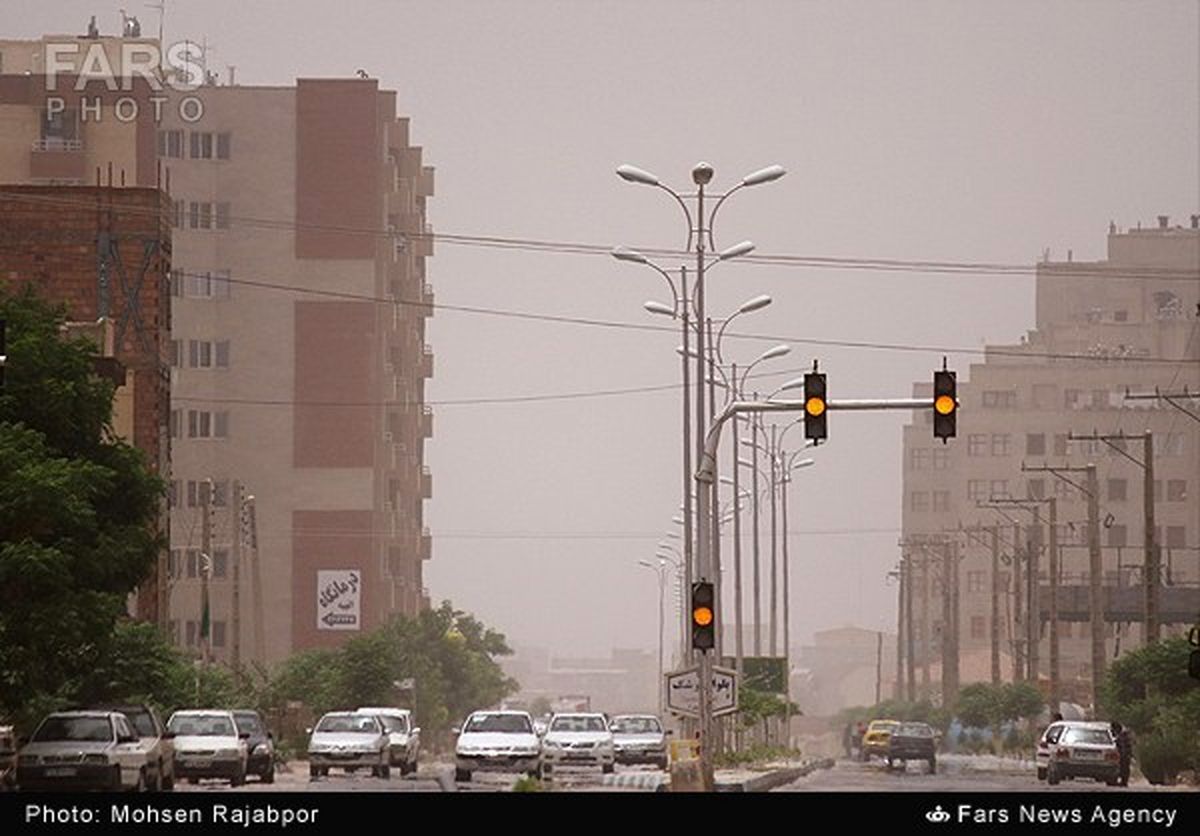عکس/گرد و غبار در آسمان کرمان
