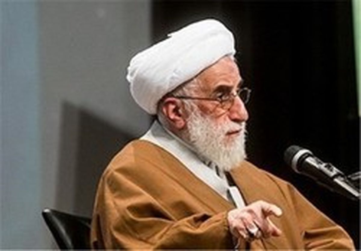 آیت‌الله جنتی: قاچاق آفت تولید کشور است