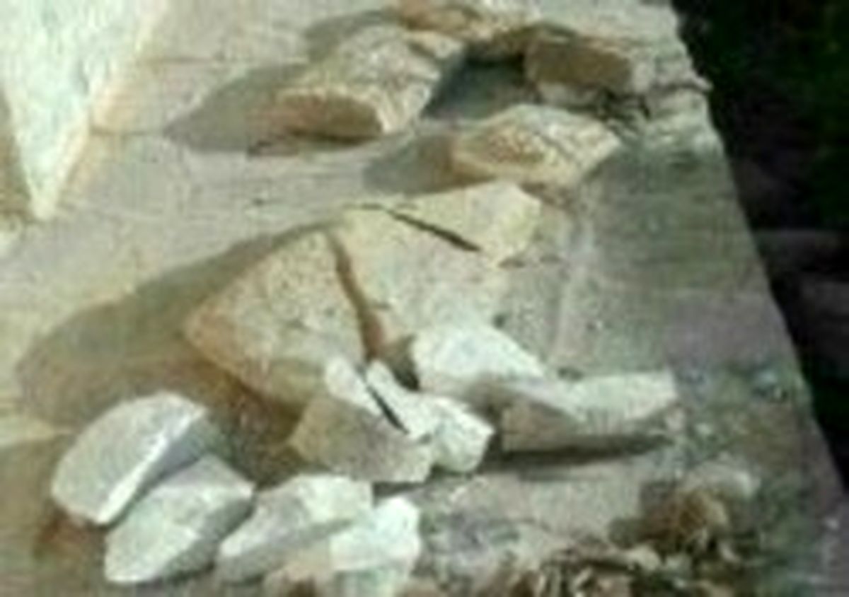 تخریب آثار باستانی ایذه به دست نگهبان +عکس