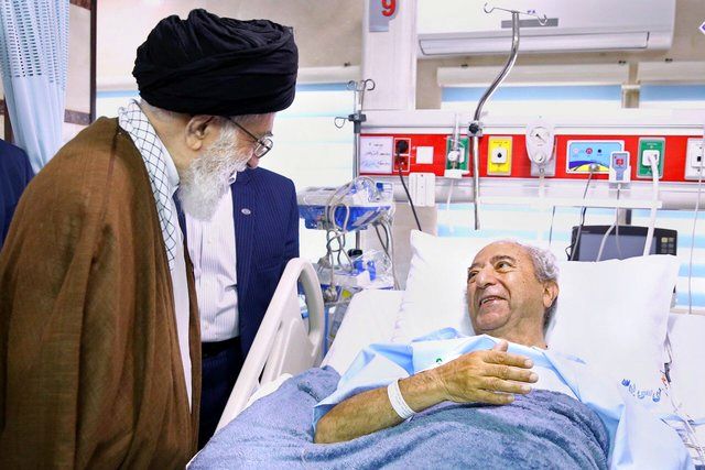 عیادت رهبری از جراح به‌نام قلب ایران +عکس