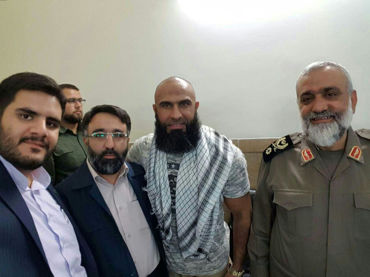 شکارچی تروریست‌های داعش در مشهد! +عکس