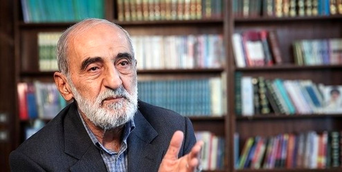 حسین شریعتمداری: باید از ترامپ خواست که بازهم نارگیل بیندازد!