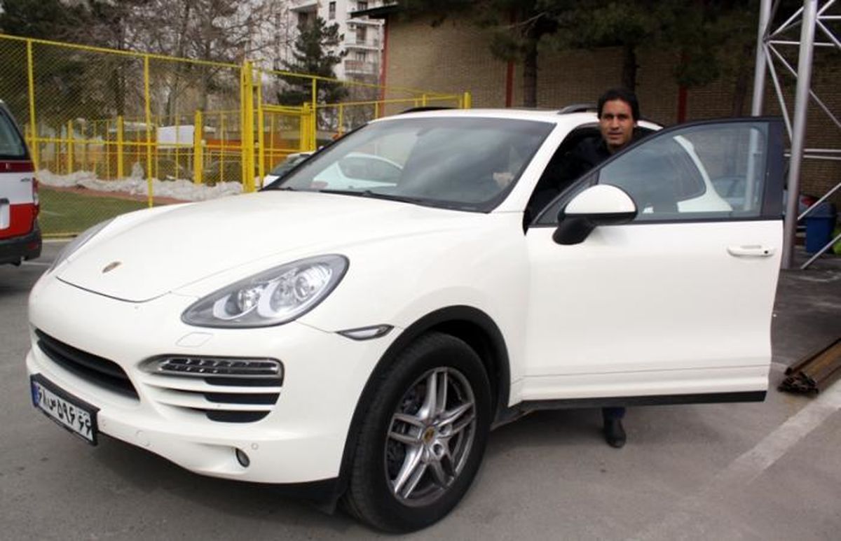 مهدوی کیا و ماشینش/عکس