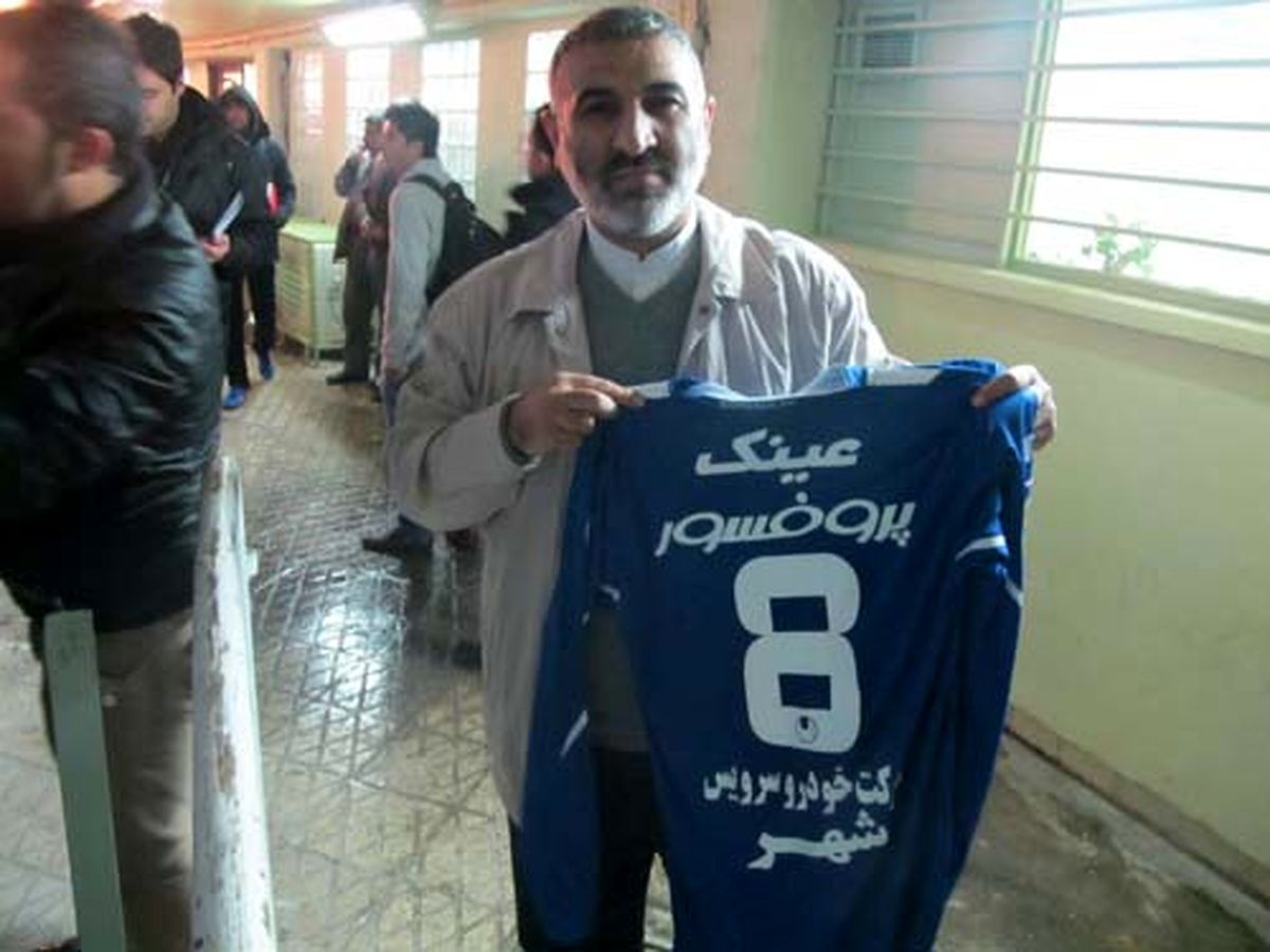 پیراهن جباری به یک روحانی رسید+عکس