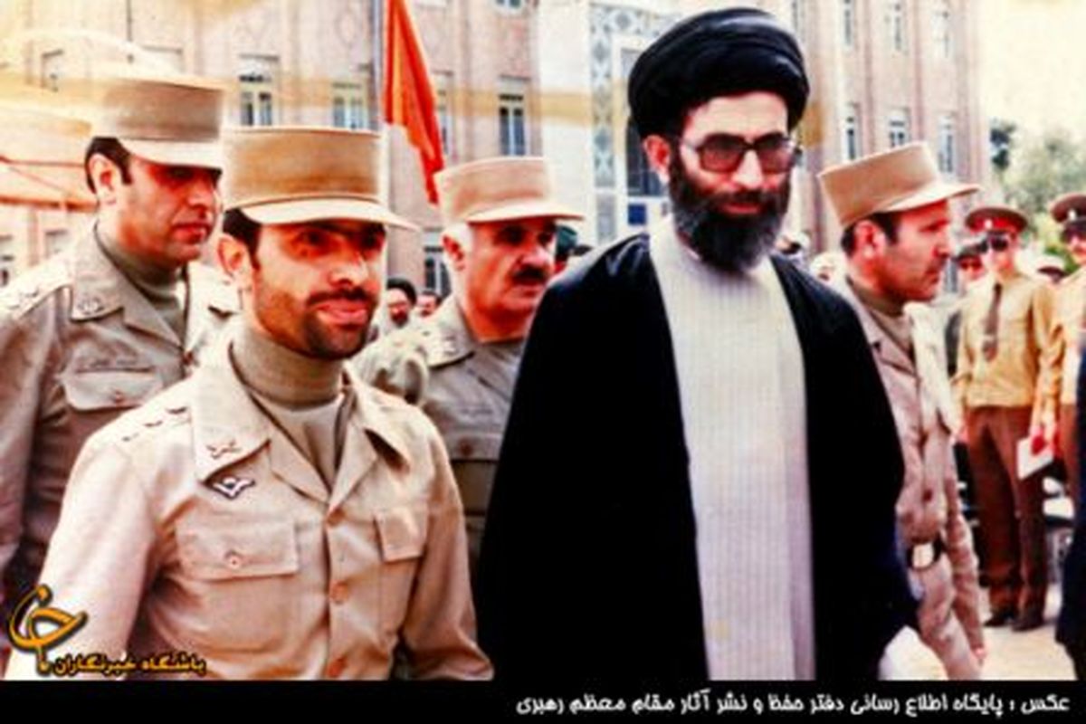 شهیدصیادشیرازی‌‌درکنار‌ رهبرانقلاب/عکس