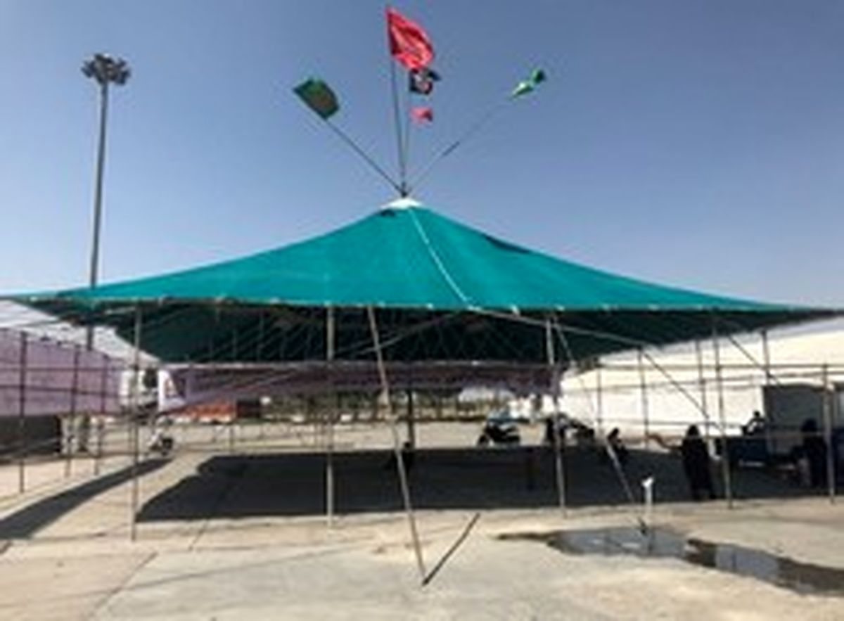 نمایشگاه عطر سیب و دیوار کوتاه قالیباف