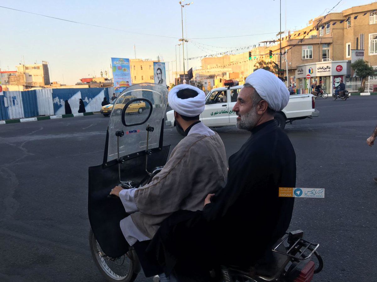 عکس: وسیله نقلیه متفاوت یک نماینده مجلس!