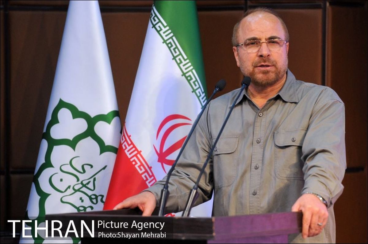 شهر را با مطالعه و بدون حب و بغض سیاسی اداره کردیم