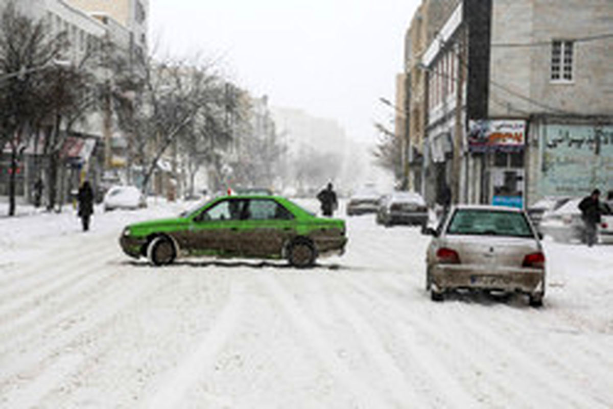 بارش برف در محورهای پنج استان کشور