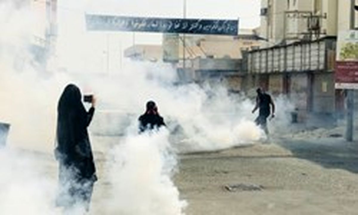 شلیک گازاشک‌آور به عزاداران حسینی در بحرین +تصاویر