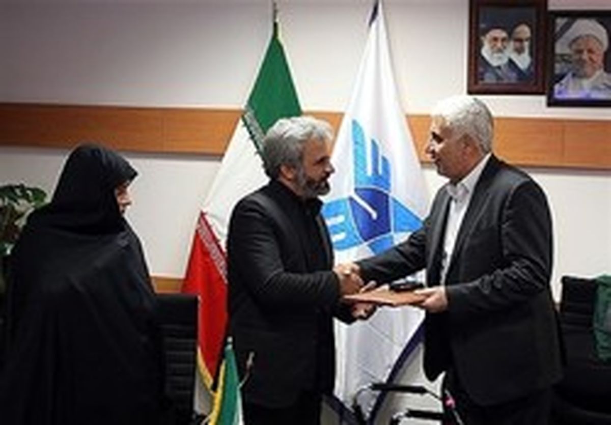 حضور خانواده شهید حججی در جلسه دانشگاه آزاد