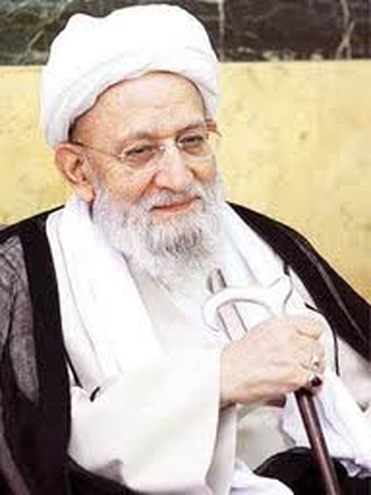 اقتصاد مقاومتی با شعار و همایش درست نمی‌شود/مسئولان اجرایی به رجزخوانی اکتفا نکنند