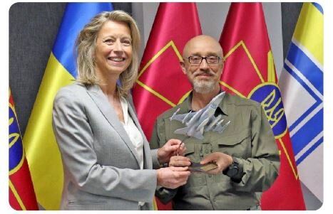  اف-۱۶ به اوکراین رسید!