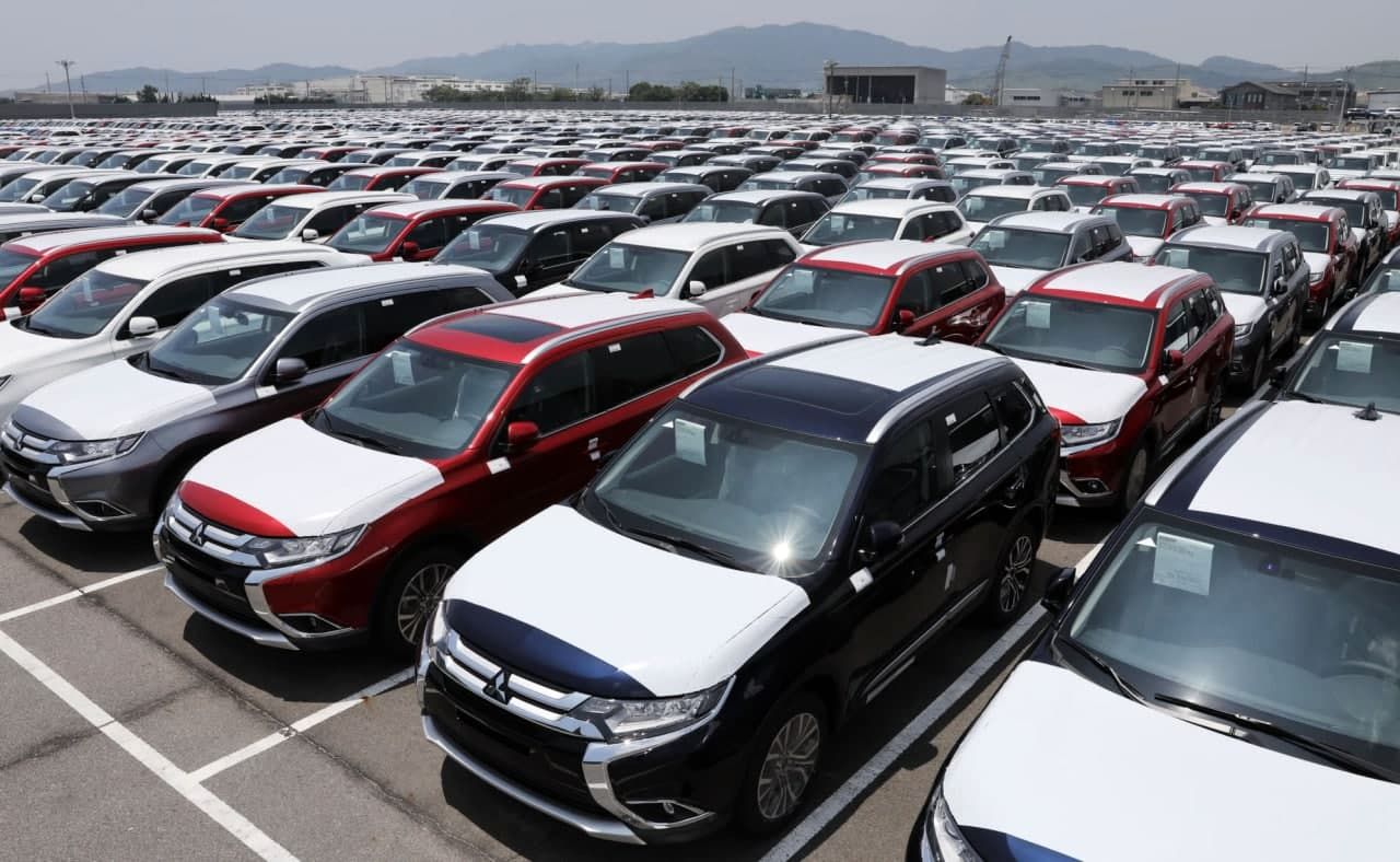 دستور رئیسی برای تعیین تکلیف خودروهای وارداتی