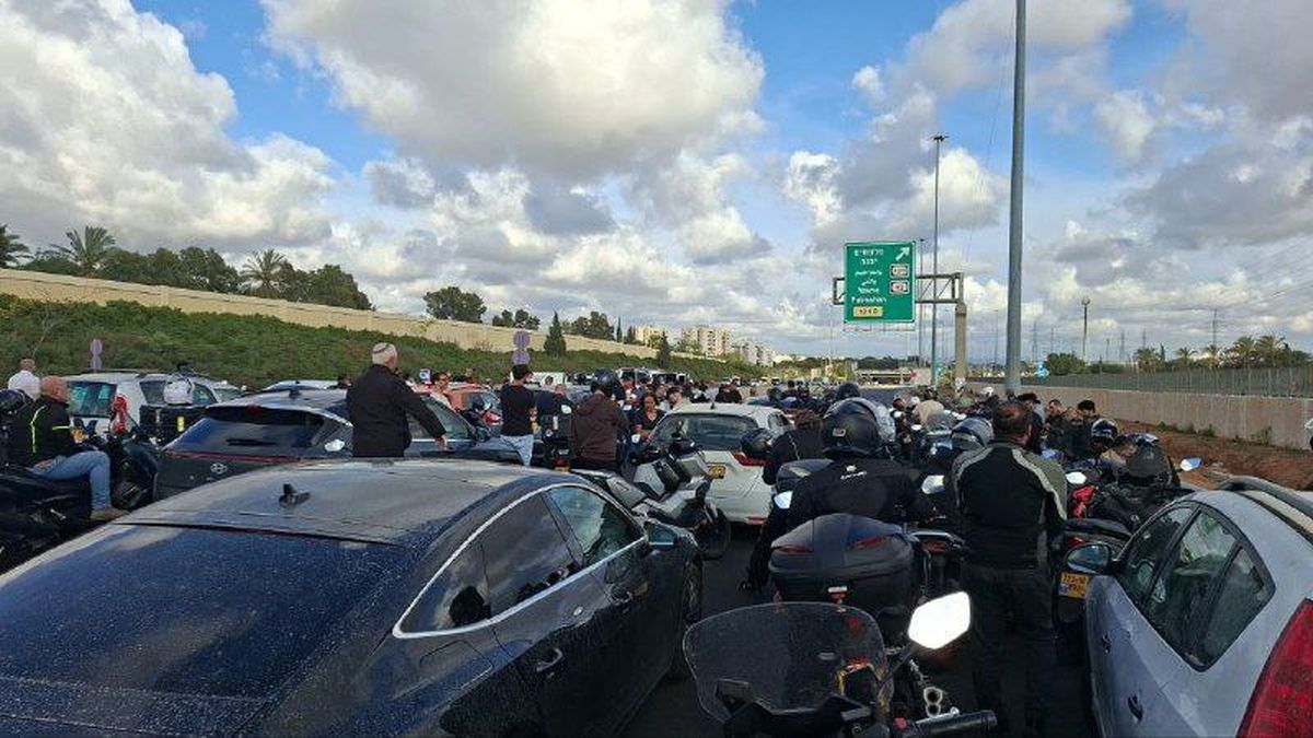 کشف بمب دست‌ساز پیچیده شده در پرچم رژیم صهیونیستی 